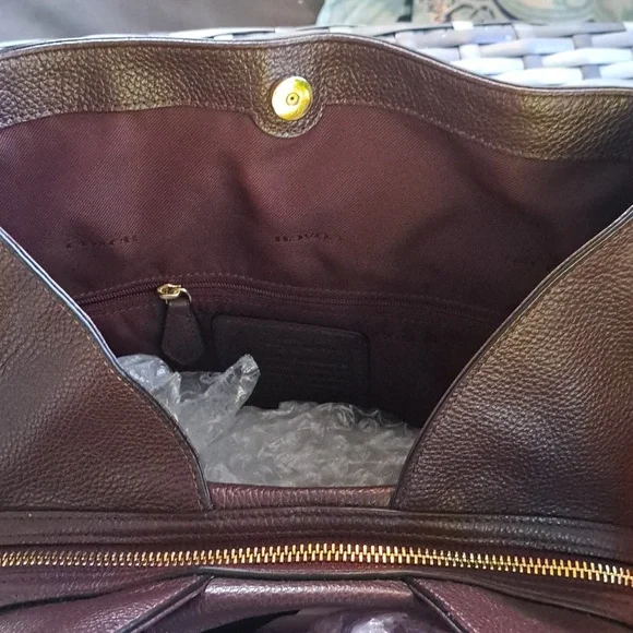 NEW COACH EDIE 31 Turnlock Burgundy, Oxblood Pebble Leather Shoulder - Picture 12 of 16